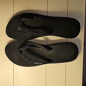 Reef Size 10 Black Foam Flip Flops
